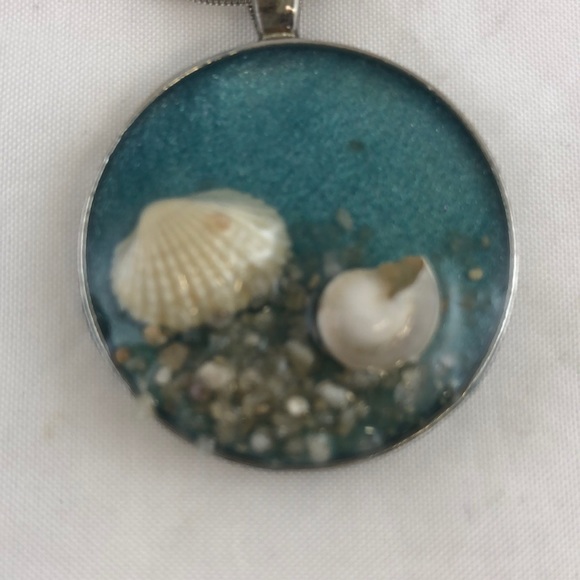Handmade Sea Shell Beach Necklace - Picture 3 of 3